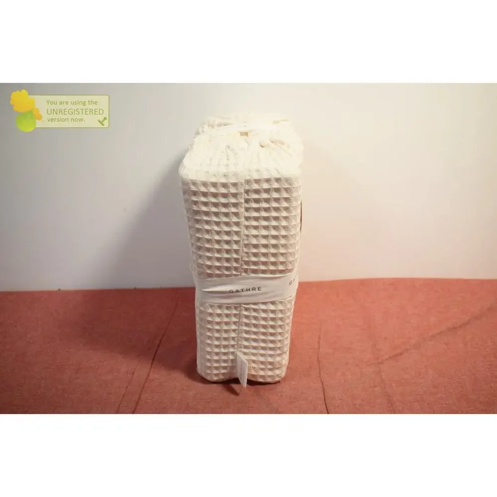 Gathre Ivory Scallop Waffle Quilt Set Twin